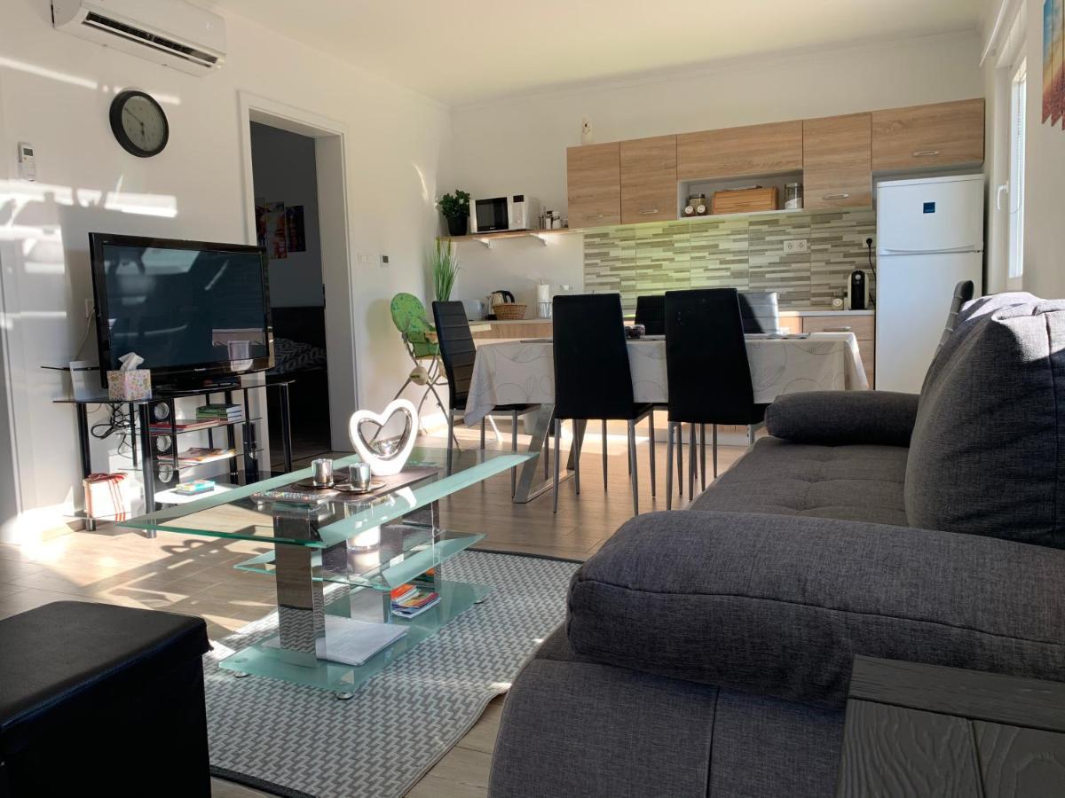 Fullhouse Apartmanház Zamárdi Exteriér fotografie