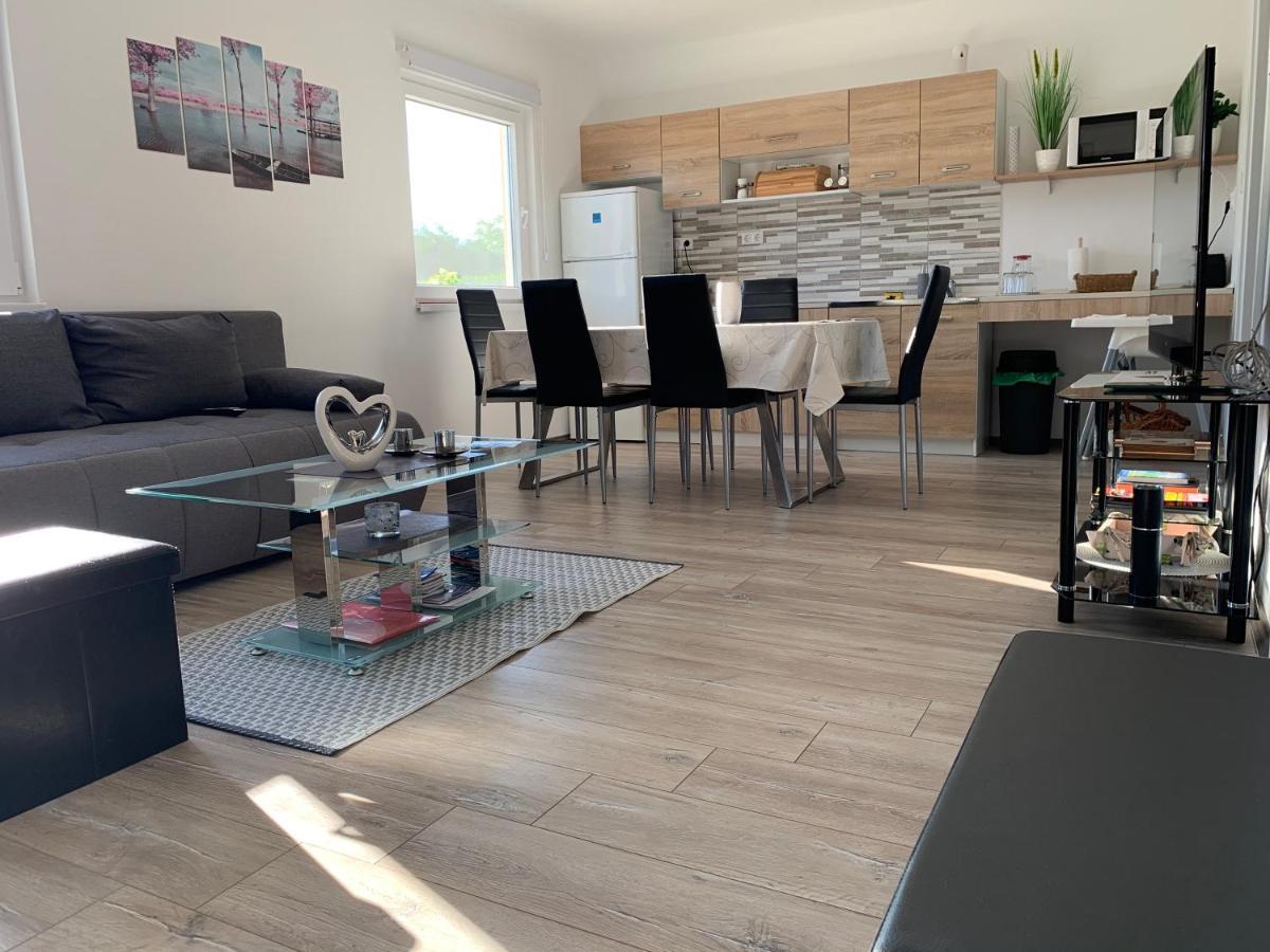 Fullhouse Apartmanház Zamárdi Exteriér fotografie
