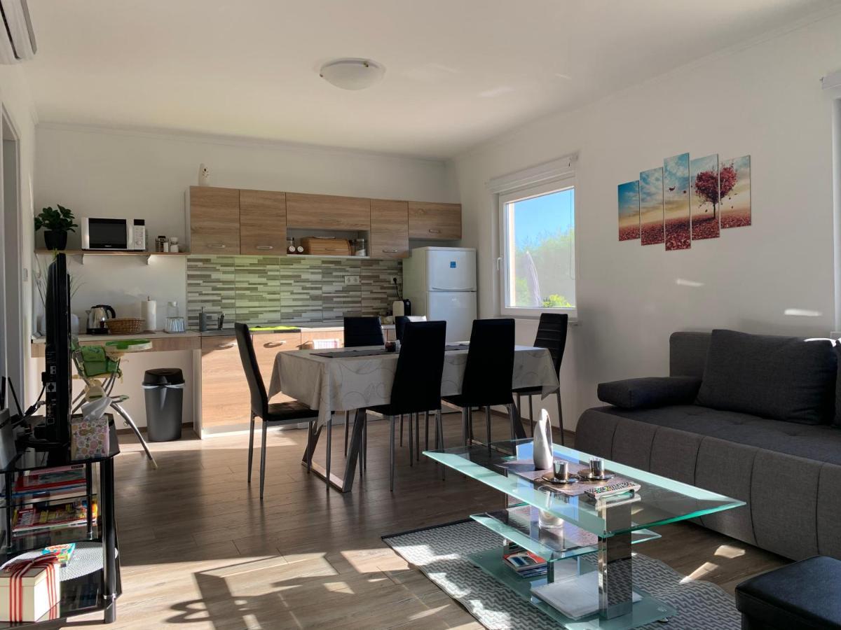 Fullhouse Apartmanház Zamárdi Exteriér fotografie