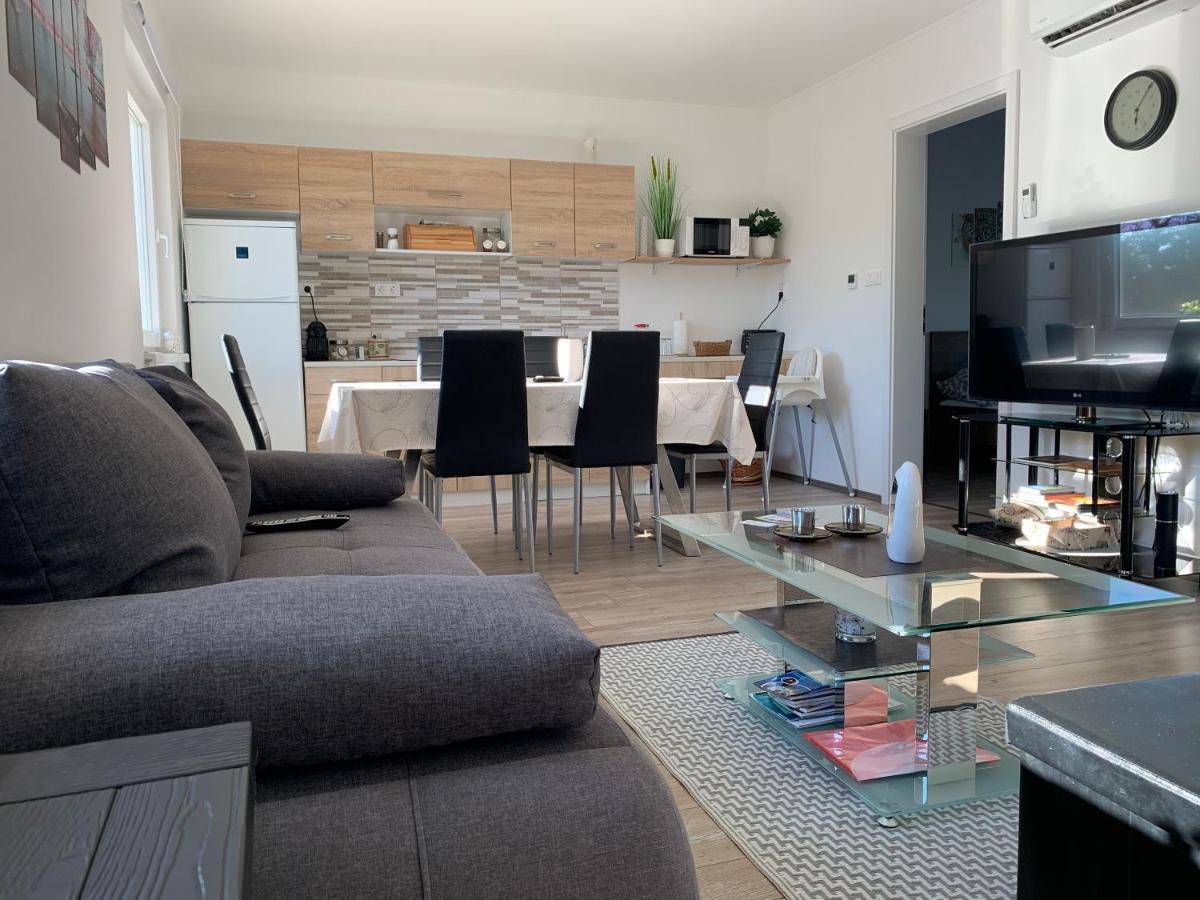 Fullhouse Apartmanház Zamárdi Exteriér fotografie