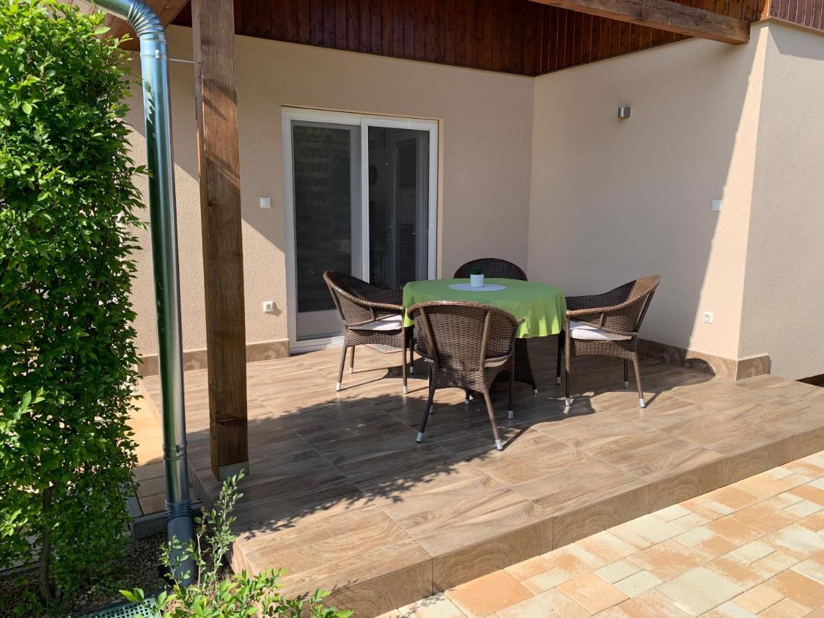 Fullhouse Apartmanház Zamárdi Exteriér fotografie